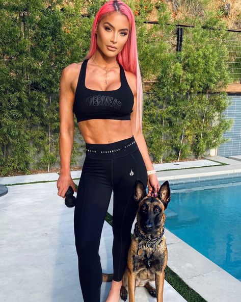 Eva Marie Wwe, Natalie Eva Marie, Natalie Marie, Eva Marie, Bright Hair Colors, Fitness Competition, Athletic Style, Professional Wrestler, Work Outs