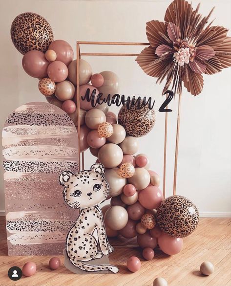 Cheetah Birthday Party, Cheetah Birthday, Wild Baby Shower, 40th Bday Ideas, Jungle Theme Birthday Party, Leopard Party, Baby Shower Party Themes, Wild Birthday Party, 1st Birthday Party For Girls