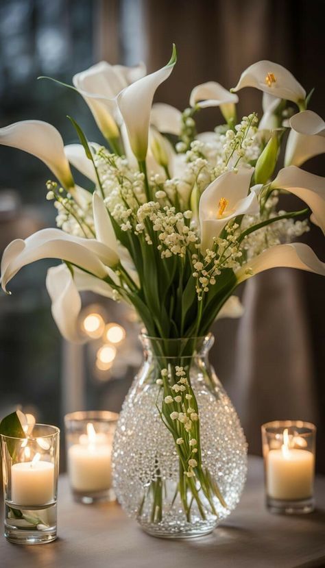 Beautiful Home Gardens, Creative Flower Arrangements, Flower Vase Arrangements, Wedding Floral Centerpieces, Garden Wedding Decorations, Lovely Flowers Wallpaper, Flowers Bouquet Gift, White Lily, Vase Arrangements