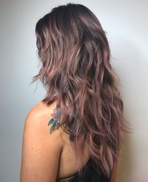 V-Cut Shag with Layers and Pale Pink Balayage Shaggy Layered Haircut, Medium Shag Hairstyles, Long Shag Hairstyles, Curly Shag Haircut, Shaggy Bob Haircut, Modern Shag Haircut, Medium Shag Haircuts, Long Shag Haircut, Long Shag