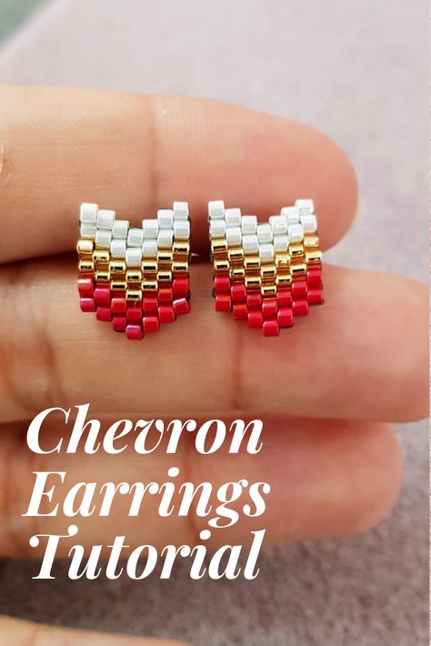 Chevron Brick Stitch, Chevron Bead Pattern, Diy Beaded Stud Earrings, Easy Brick Stitch Earrings, How To Make Beaded Stud Earrings, Chevron Beaded Earrings, Ink And Alloy Earrings, Seed Bead Stud Earrings Tutorial, Brick Stitch Stud Earrings