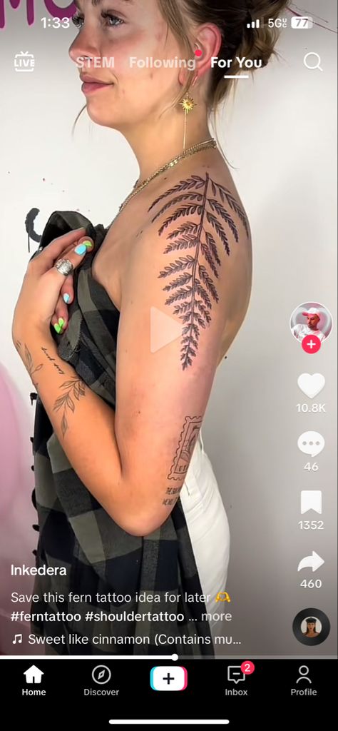 Fern Gully Tattoo Ideas, Fern Shoulder Cap Tattoo, Fern Spine Tattoo, Fern Shoulder Tattoo, Fern Back Tattoo, Ohana Tattoo, Shoulder Cap Tattoo, Autumn Fern, Tattoo Thoughts