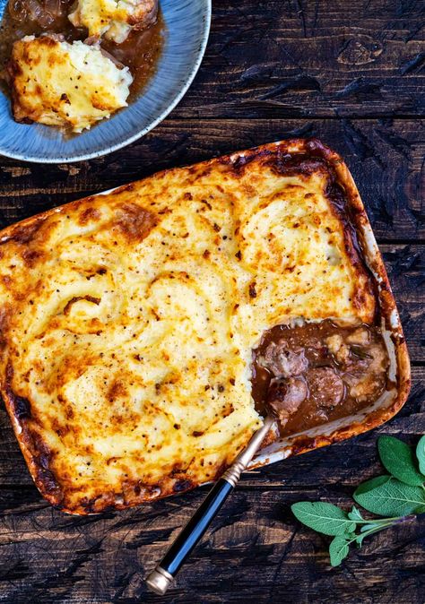 This hearty Sausage Pie with sausages in a rich onion gravy topped with fluffy mashed potatoes is the ultimate comfort food meal! Ground Meat Casserole, Vegetarian Cottage Pie, Lentil Shepherds Pie, Sausage Pie Recipe, Lentils Mushrooms, Vegan Casserole Recipes, Sausage Pie, Sausage And Mash, Cottage Pie Recipe