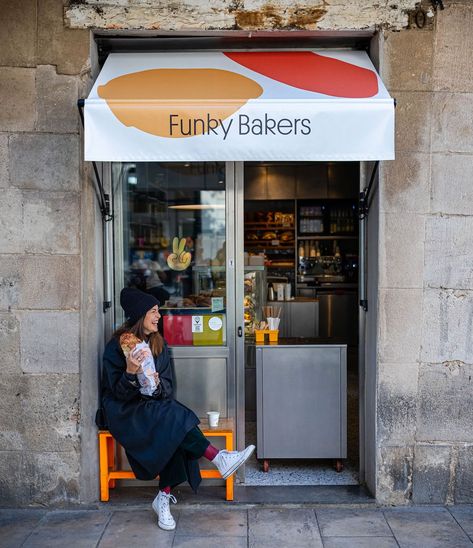 FUNKY BAKERY – FUNKY BAKERS Retro Bakery Aesthetic, Funky Bakery Interior, Fun Bakery Branding, Spanish Restaurant, Pizza Design, Space Interiors, Trade Show, Graphic Design Typography, Typography Design