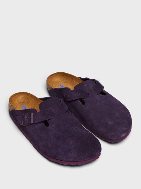 The Boston Suede Narrow Sandals in suede purple from Birkenstock are the perfect combination of style and comfort. Crafted from high quality suede, they are designed to keep your feet cool and comfortable all day long, while still looking fashionable. With their narrow fit and classic design, these sandals can easily be paired with any outfit, making it the ideal choice for any occasion. Birkenstock Boston, Outfit Making, Suede Sandals, Purple Fashion, Birkenstock, Classic Design, Boston, Online Store, Wine