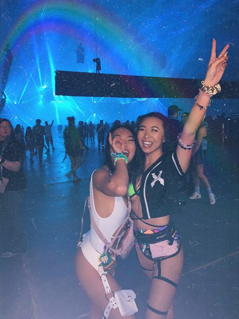 Rave Bestie Pics, Rave Party Outfit Raver Girl, Rave Aethstetic, Jersey Rave Outfit, Excision Outfit, Hard Summer Rave Outfit, Plur Aesthetic, Rave Jersey Outfit, Excision Rave Outfit