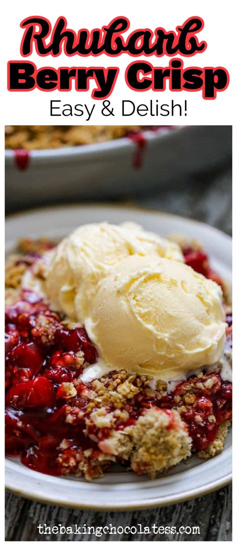 Rhubarb Berry Crisp - This scrumptious, tasty Rhubarb Berry Crisp is one of the most amazing fruit dessert picks to enjoy all summer long! Loaded with fresh rhubarb, strawberries and cherries with a lovely oat streusel crisp topping on top that is to die for.  Treat yourself with a scoop or 2 of vanilla ice cream on top of your mouth-watering berry crisp to take it to the next level! Berry Crisp Recipe, Rhubarb Oatmeal, Raspberry Crisp, Crisp Topping, Cherry Crisp, Berry Crisp, Raspberry Desserts, Rhubarb Crisp, Mom Recipes