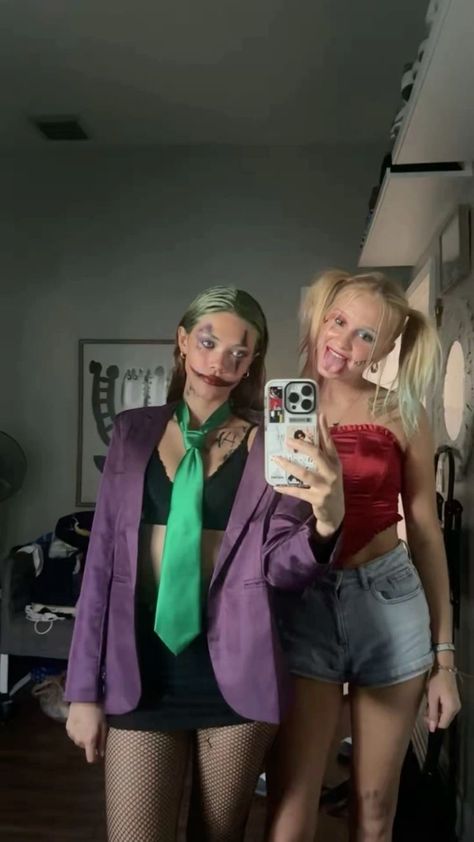 #halloween #costumes #simple #peakyblinders #duo #costumeidea #costumeinspiration Joker For Halloween, Diy Joker And Harley Quinn Costume, Harley Quinn And Joker Halloween Costumes, Halloween Harley Quinn And Joker, Cute Joker Costume, Halloween Party Duo Costumes, Harley Joker Costume, Harley Quinn Halloween Costumes Diy, Harley Costume Quinn