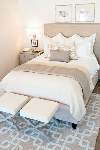 Inspiración de decoración para habitaciones! #decoracion #habitacion #globales #gris #beige #decoraciondeinteriores #guatemala Cozy Small Bedrooms, Bedroom Decor On A Budget, Dekorasi Kamar Tidur, Versace Home, Redecorate Bedroom, Couple Bedroom, Spare Bedroom, Guest Bedrooms, Decor Tips