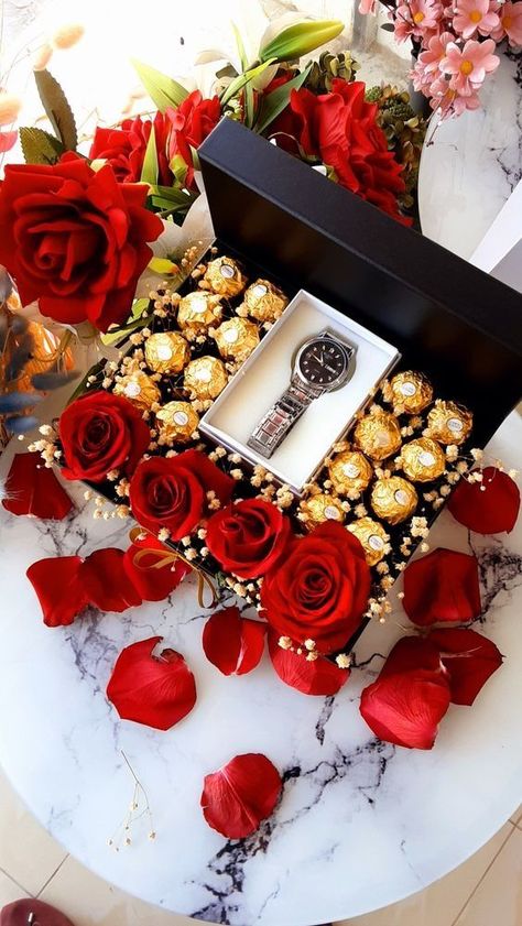 Valentine Background Aesthetic, Valentines Gift Box For Boyfriend, Valentines Background Aesthetic, Flowers For Him, Gift Hamper Ideas, Valentines Background, Valentine Gifts For Him, Wedding Gift Hampers, Valentines Day Aesthetic