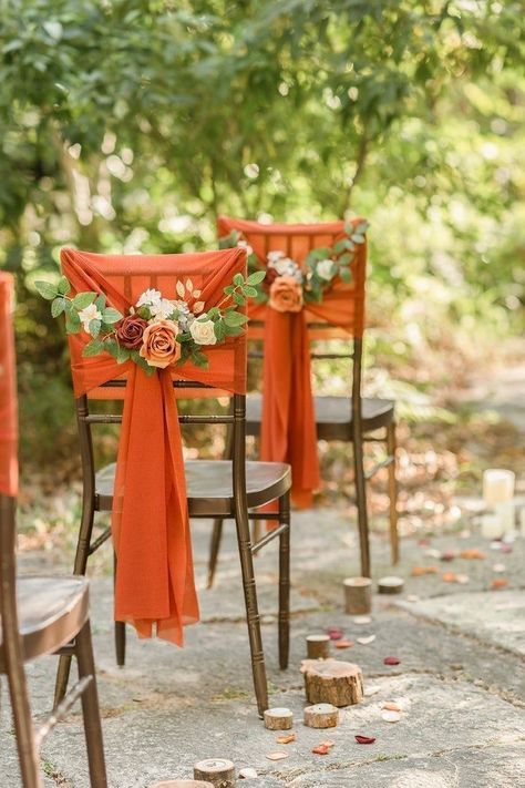 Wedding Aisle Floral, Terracotta Color Scheme, Terracotta Wedding Decor, Orange Wedding Decorations, Orange Wedding Themes, Pew Decorations, Burnt Orange Weddings, Terracotta Wedding, Vintage Wedding Decorations