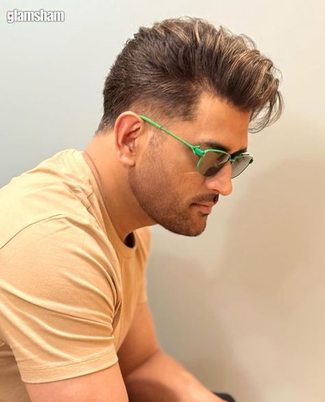 Thala looking absolutely handsome in his new look! 😍🔥 #Glamsham #MSDhoni #Bollywood #Cricket #Sports #IndianCinema #Thala #MSD #CSK ( Bollywood, Indian Cinema, Entertainment, Pop-Culture, MS Dhoni, Cricket, Sports, CSK, Thala ) Dhoni Pic, Ms Doni, Ms Dhoni Photos, Darshan Raval, Bollywood Updates, Ms Dhoni, Bollywood Gossip, Pose Reference Photo, Bollywood Actors