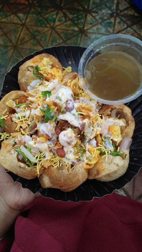 Panipuri, Golgappa, Gupchup, puchka, panike patase what ever you call it , but yeah it is a pure blast of taste 🤗 Food Aesthetics, Vegetarian Snacks Recipes, Vegetarian Snacks, Best Pose For Photoshoot, What Ever, Snacks Recipes, Food Snapchat, You Call, Street Food