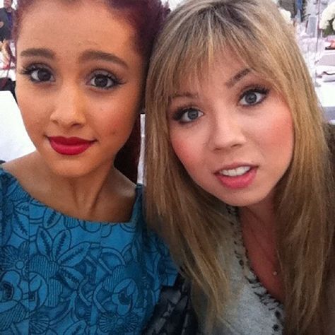 Ariana Grande and Jenette McCurdy Nickelodeon Cast, Nickelodeon Victorious, Icarly And Victorious, Me And Her, Frankie Grande, Celebrity Selfies, Tag Yourself, Tv Show Couples, Sam & Cat