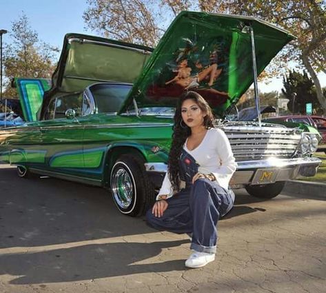 Mexican Lowrider, Car Lowrider, Lowrider Culture, 80s Lowriders, Chica Chola, Gangsta Girl Style, Chola Style, Low Rider Girls, Estilo Cholo