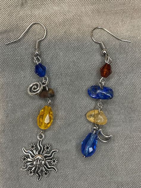 Sun and Moon beaded dangle earrings. Lightweight and handmade. Whimsigoth Earrings, Whimsigoth Accessories, Sun And Moon Earrings, Jewelry 2024, Earth Style, Cottagecore Jewelry, Astrology Jewelry, Funky Style, Funky Earrings