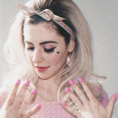 Wired Earbuds, Marina And The Diamonds, Diamonds, Internet, Energy, Tumblr, Memes, Hair, Pink