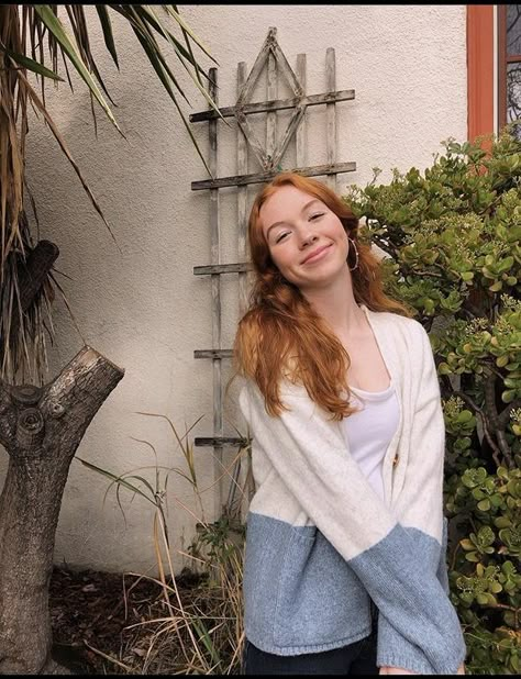 Abby Donnelly is beutiful!😻💖 Abigail Donnelly, Redhead Sisters, Folklore Triangle, Abby Donnelly, Kristen Applebees, Ginger Actresses, Malibu Rescue, Alecto Carrow, Olivia Sanabia