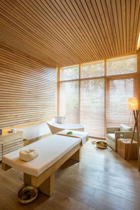 Deco Spa, Massage Room Design, Spa Massage Room, Spa Retreats, Massage Room Decor, Home Spa Room, Wellness Room, Dreams Spa, Spa Room Decor