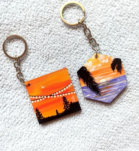 Mdf Board Keychain, Wooden Keychain Painting Ideas, Keychain Drawing Ideas, Mdf Keychain Painting Ideas, Wooden Keychain Painting, Wooden Keychain Ideas, Keychain Painting, Mdf Keychain, Chain Painting