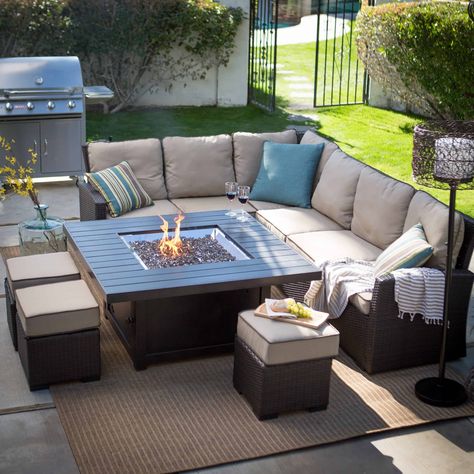 Comfortable Seating is Important - Trendir Pit Sofa, Pallet Patio Furniture Diy, Comfortable Patio Furniture, Pallet Patio Furniture, Fire Pit Furniture, Pallet Patio, Outdoor Deck Furniture, Teak Outdoor Furniture, Backyard Furniture