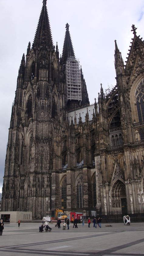 Cathedral in Koln, Germany Koln Germany Aesthetic, Koln Cathedral, Germany Cathedral, Germany Wallpaper, Koln Germany, Goth Architecture, Pictures Of Germany, German Architecture, Beach Sunset Wallpaper