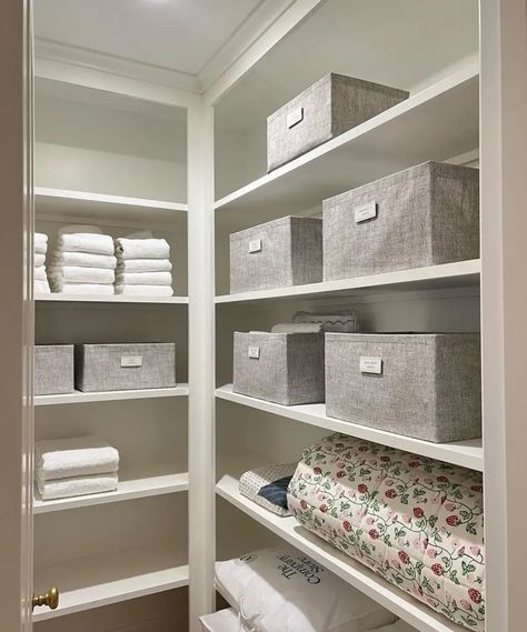 27 Linen Closet Organization Ideas to Transform Your Space in 2024 - placeideal.com Linen Closet Design Ideas, Linen Closet Shelving Ideas, Small Linen Closet Ideas, Small Storage Room Ideas, Walk In Linen Closet, Diy Linen Closet, Coat Closet Design, Linen Closet Organization Hallway, Linen Closet Organization Ideas