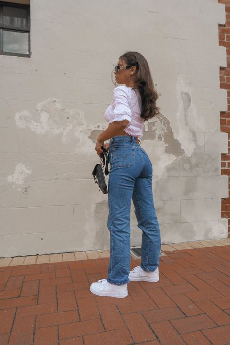 Vintage levis with nike air force ones. Coffee date in @fremantle #isabellagarwood @isabellagarwood #coffee #levis #jeans #blue #denim @levisbrand Vintage Straight Leg Jeans Outfits, Outfits Air Force One Women, Outfit With Nike Air Force 1, Air Force Ones Outfit Woman, Air Force 1 Outfit Ideas, Air Force 1s Outfit, Outfits With Air Force Ones Fashion, Outfits With Air Forces, Levi Jeans Outfit