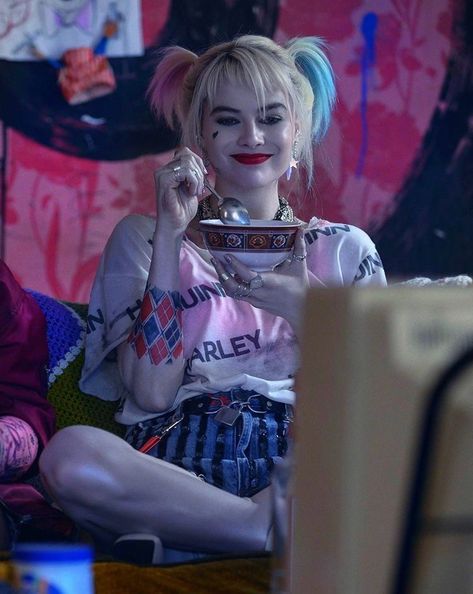 Harley Quinn, A Woman, On Twitter, Twitter, Hair, Blue