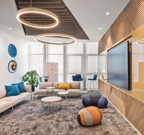 Office Lounge Area Design, Office Collaboration Area, Modern Office Design Inspiration, Office Lounge Area, Commercial Office Design, Corporate Interior Design, Modular Office Furniture, Office Design Inspiration, Lounge Interiors