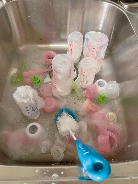 bottles.. Mommy Life Aesthetic, Baby Bottles Aesthetic, Baby Products Aesthetic, Baby Stuff Aesthetic, Baby Things Aesthetic, New Mom Aesthetic, Mom Life Aesthetic, Cute Baby Things