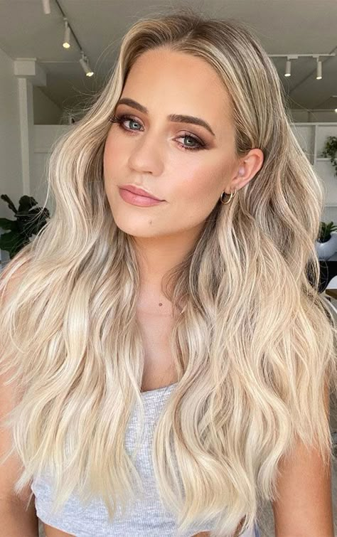 blonde hair trends 2020, blonde hair color, hair color 2020, ash blonde hair, blonde hair color ideas, hair color trends 2020, blonde hair highlights #blondehaircolors #blondhaircolorideas #haircolortrends #blondhairtrends #ashblondehair Highlights To The Root, Blond Hair Blended Roots, Platinum Blonde Blended Roots, Blonde Hair Bayalage, Cream Blonde Hair Balayage, Root Drag Blonde Balayage, Blonde Balayage Cream, Half Head Highlights Blonde, Blended Roots Blonde