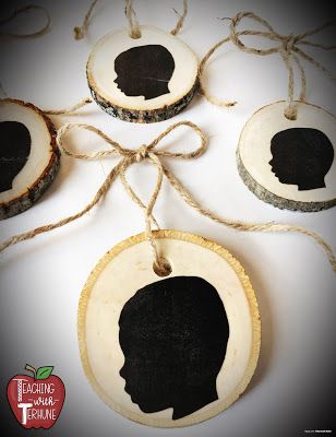 Parents Silhouette, Gifts From Students To Parents, Diy Christmas Gifts For Parents, Preschool Christmas Gifts, Parent Holiday Gifts, Silhouette Christmas Ornaments, School Christmas Gifts, Students Christmas, Christmas Teaching