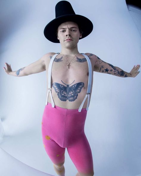 Harry Styles Fine Line Photoshoot, Pilgrim Harry, Harry Styles Photoshoot, Fine Line Harry Styles, Harry Styles Outfit, Harry Styles Fine Line, Harry Styles Funny, Line Photo, Tim Walker