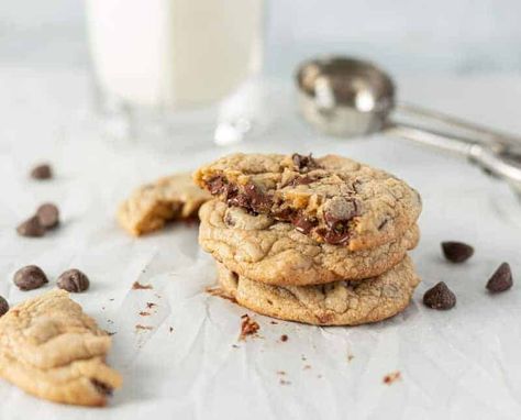 The Best Coconut Sugar Chocolate Chip Cookies - Foods Guy.   (I’m changing the flour for GF and instead of sugar - natural sweetener) 👍🏻 Coconut Sugar Chocolate Chip Cookies, Coconut Sugar Recipes, Cookies With Coconut, Coconut Cookies Recipes, Coconut Chocolate Chip Cookies, Desert Ideas, Sugar Recipes, Chocolate Chip Cookies Recipe, Easy Chocolate Chip Cookies