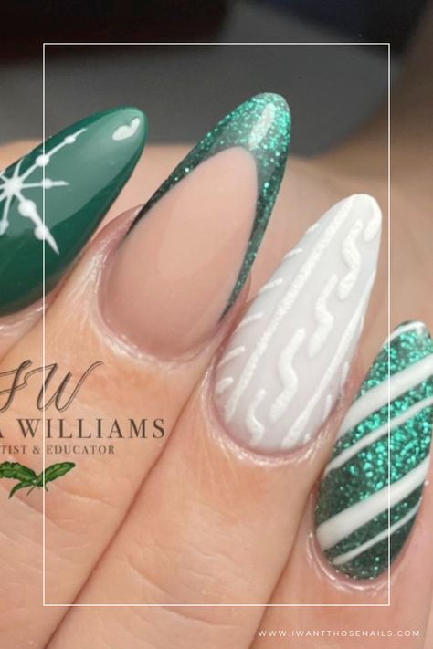 Green Christmas nails design Emerald Christmas Nails, Green Sweater Nails, Emerald Green Christmas Nails, Green Xmas Nails, Dark Green Christmas Nails, Green And White Nails, Green Christmas Nail Designs, Green Christmas Nail, Green Christmas Nails