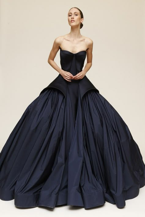 Zac Posen Resort 2015 - Slideshow - Runway, Fashion Week, Fashion Shows, Reviews and Fashion Images - WWD.com Claire Danes, Looks Party, Couture Mode, Dita Von Teese, Gala Dresses, Zac Posen, Christian Lacroix, Gorgeous Gowns, Elie Saab