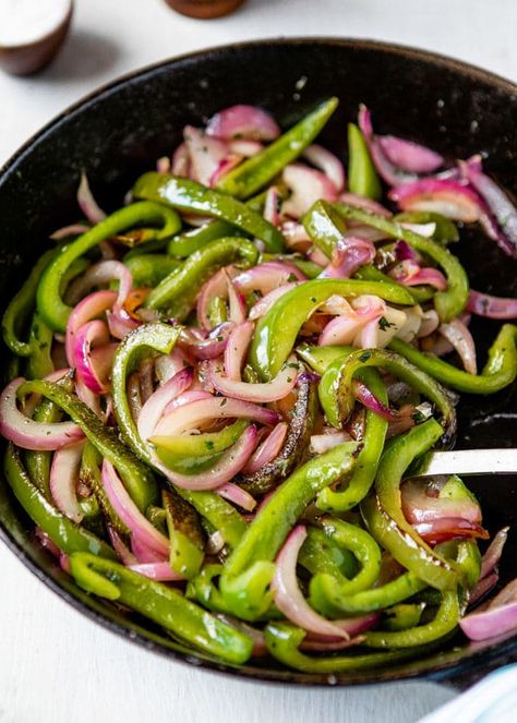 An easy recipe for grilled Fajita Veggies, just like they make at the Chipotle restaurant. Colorful, tender-crisp, and healthy, these grilled veggies are ready in minutes. And you can add in your other favorite vegetables, too! Chipotle Restaurant, Fajita Veggies, Chipotle Copycat Recipes, Chipotle Copycat, Meatless Dinners, Grilled Peppers And Onions, Chipotle Recipes, Chipotle Burrito, Copycat Chipotle