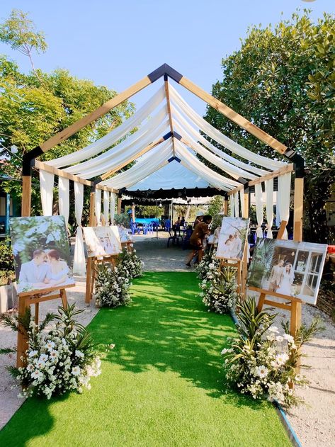 Decor Ultah, Outdoor Wedding Entrance, Dekorasi Wedding, Reception Stage, Gate Decoration, Garden Weddings, Wedding Entrance, Floral Wedding Dress, Entrance Gates