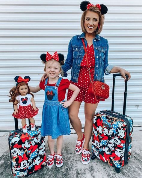 10 Best Mommy And Me Disney Outfits - That Disney Fam Mommy And Me Disney Outfits, Mommy And Me Disney, Summer Mom Outfits, Disney Outfits Girls, Disneyworld Outfits, Kids Disney Outfits, Disney Family Outfits, Disney Attire, Disney Trip Outfits