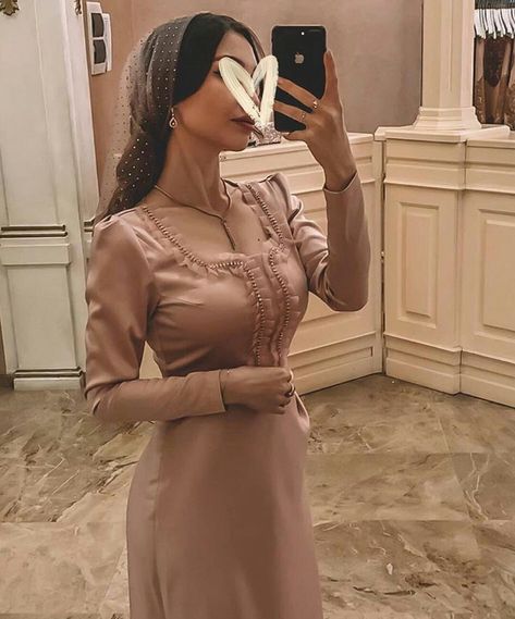 Chechen Girl, Modest Christian Clothing, Hijab Beauty, Muslim Fashion Hijab Outfits, Elegant Dresses Classy, Muslim Fashion Hijab, Kawaii Fashion Outfits, Mirror Pic, Stylish Dresses For Girls