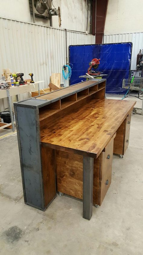 Industrial Front Desk Reception Counter, Shop Counter Design Modern, Diy Reception Desk, Industrial Reception Desk, Industrial Reception, Receptionist Desk, Wood Reception Desk, Pallet Desk, Reception Desk Design