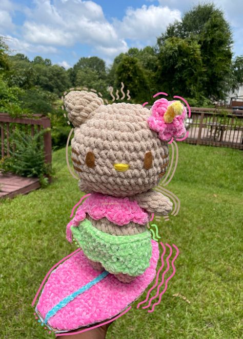 Adorable Hawaiian Hello Kitty Crochet Plush – The Yarnerina Tropical Crochet, Hawaiian Hello Kitty, Hello Kitty Crochet, Crochet Plush, Hawaii Honeymoon, Hello Kitty Party, Hawaiian Outfit, Hello Kitty Plush, Hawaiian Flowers