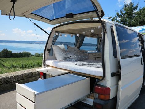 Eigener Ausbau unseres VW T4 Camper Vans  Selfmade Conversion of our VW T4 to a Campervan —> More on instagram and on our blog!    #DIY #CamperAusbau #CamperConversion #CamperVan #VWBus #VWT4 #CamperVanInterior #CamperVanDeko #Vanlife Vw T4 Camper Interior Ideas, Vw Transporter Conversion, Vw Transporter Conversions, Vw T4 Camper, Vw Conversions, Vw Camper Conversions, Vw Bus Interior, Caddy Van, T4 Camper