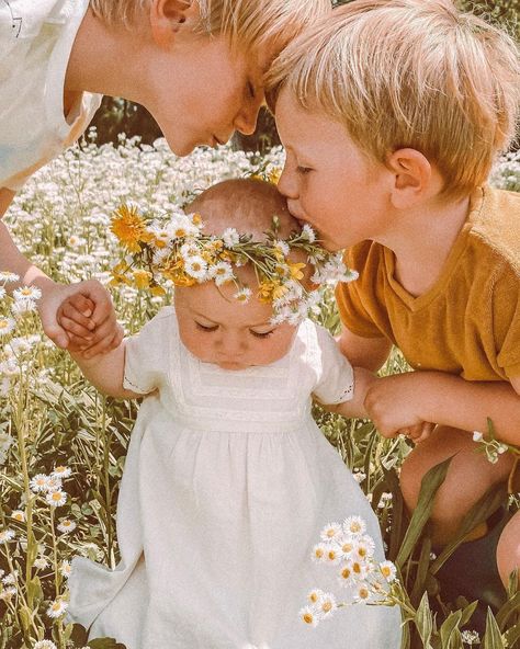 Aya Sophia, Baby Birthday Photoshoot, Toddler Pictures, Toddler Photoshoot, Flower Photoshoot, California Gold, Starting A Blog, Birthday Photography, Foto Baby