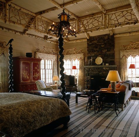 Jed Johnson design ~ high-ceilinged bedroom decorated with branches of rough birch and bamboo trelliswork which is repeated on the curtain pelmets around the room Vermont Living, Travel Vermont, Romantic Hotel Rooms, Vermont Travel, Vermont Vacation, Chateau Hotel, Ski Trips, Stripe Rug, Romantic Weekend Getaways