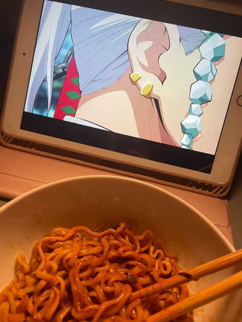 Enjoying the day by eating Buldak Ramen and watching Anime. Ramen Asthetic Picture, Anime Ramen Aesthetic, Spicy Animes To Watch, Ramen Pictures, Ramen Noodles Aesthetic, Watching Anime Aesthetic, Samyang Food, Ramen Girl, Ramen Aesthetic