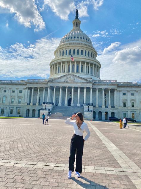 Washington Monument Picture Ideas, Washington Dc Photo Ideas, Washington Dc Picture Ideas, Dc Aesthetics Washington Dc, Columbia Trip, Washington Dc Aesthetic, Washington Dc Outfit, Cap Pics, Dc Outfits