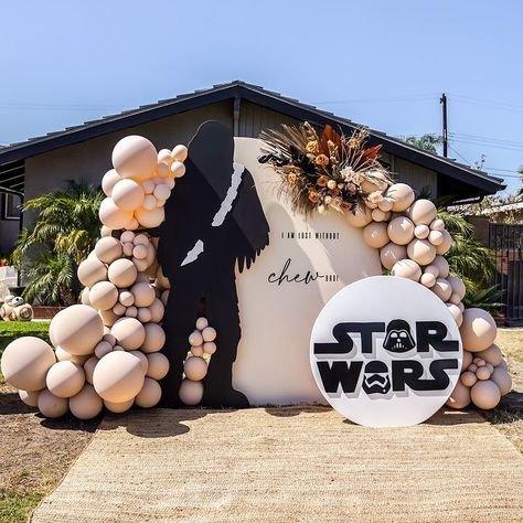 Jamaica Mie on Instagram: “I am lost without CHEW bro✨ Planning, Design, Co-Styling and Rentals: @helloprettyevents Co-Styling: @homeloverentals Photographer and…” Star Wars Baby Shower Decorations, Star Wars Balloons, Star Wars Party Decorations, Kids Birthday Party Activities, Star Wars Themed Birthday Party, Event Backdrops, Star Wars Baby Shower, Baby Bash, Perfect Job