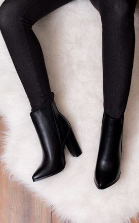 Radiant Pointed Toe Block Heel Chelsea Ankle Boots Black Leather Style Radiant Black, Ankle Boots With Jeans, Shoes Heels Classy, Chelsea Ankle Boots, Leather Style, Dream Shoes, Pretty Shoes, Boots Outfit, Black Leather Boots